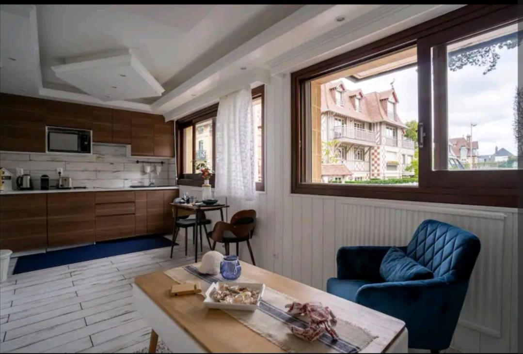 Deauville : Magnifique Studio En Face Du Casino ! Eksteriør billede